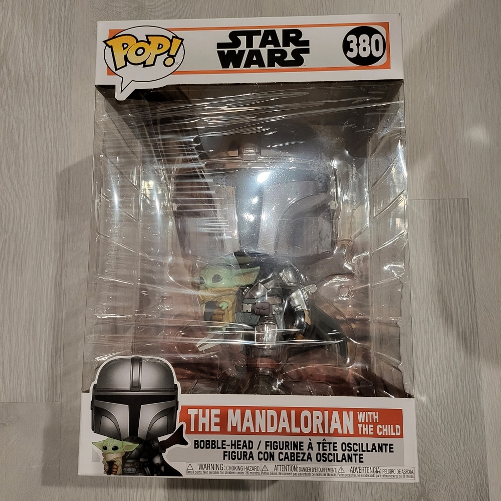 Funko POP! Star Wars: The Mandalorian with The Child